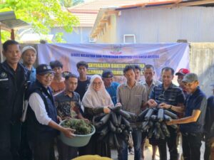 Berkat Perjuangan Nurhasbiah Main, 31 Paket Bantuan Rumput Laut Disalurkan di Barru