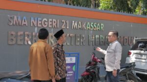 Tinjau SMU Negeri 21 Makassar, Haris Abdurrahman Soroti Kebutuhan Aula dan Lahan Parkir Siswa